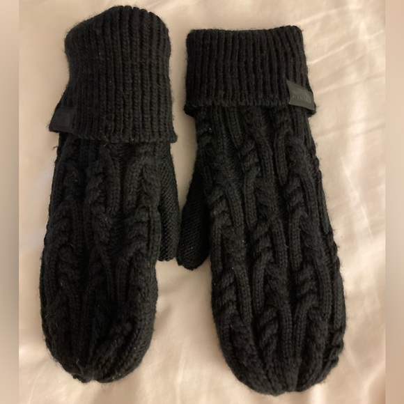 The North Face Accessories - The North Face fleece lined mittens